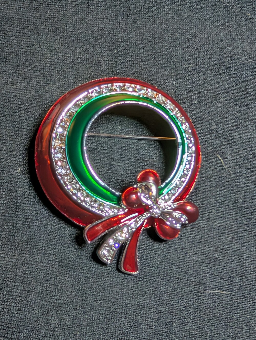 Festive Red and Green Bow Circle Brooch - Women's Jewelry